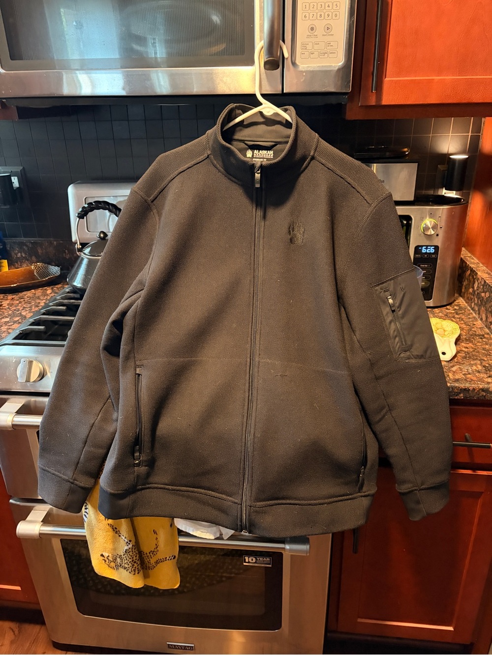 Duluth Trading Co Alaskan Hard Gear Black Full-Zip Lightweight Fleece Jacket